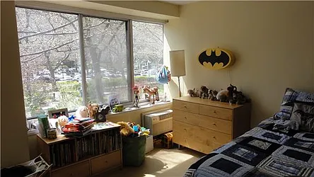 Rented by R New York