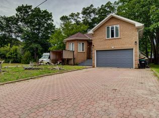 32 1st Ln, Wasaga Beach, ON L9Z2G3