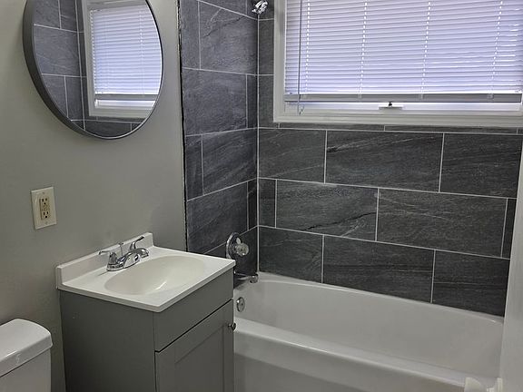 5th image of 1625-1627 E Jump St