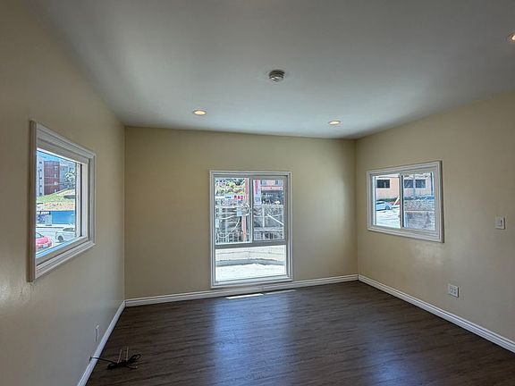 4th image of 1361 W Sunset Blvd #Sun01