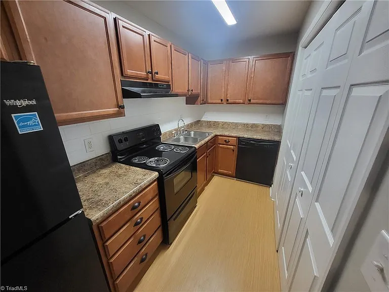 2829 N Ohenry Blvd #D — Photo 13