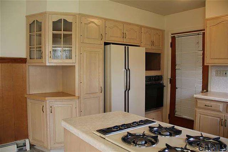 3rd image of 1226 HOULTON Avenue