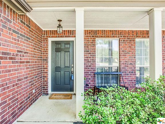 4th image of 2906 Red Oak Dr
