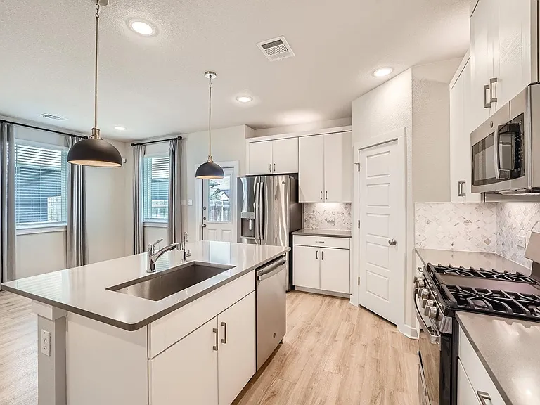 203 Pinkerton Dr — Photo 11