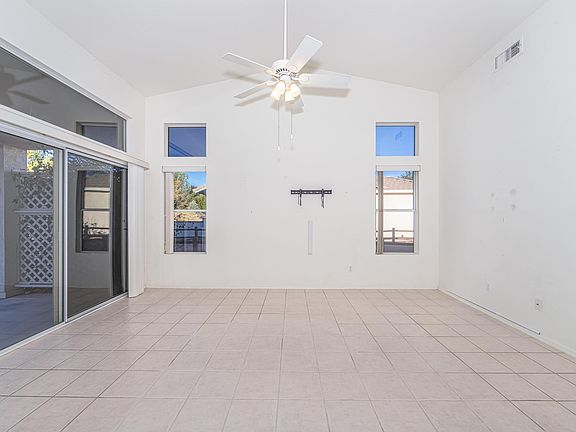 4th image of 330 S Wild Horse Way