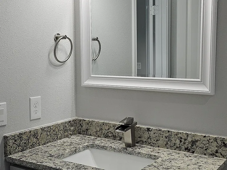 752 Juneau Ct — Photo 16