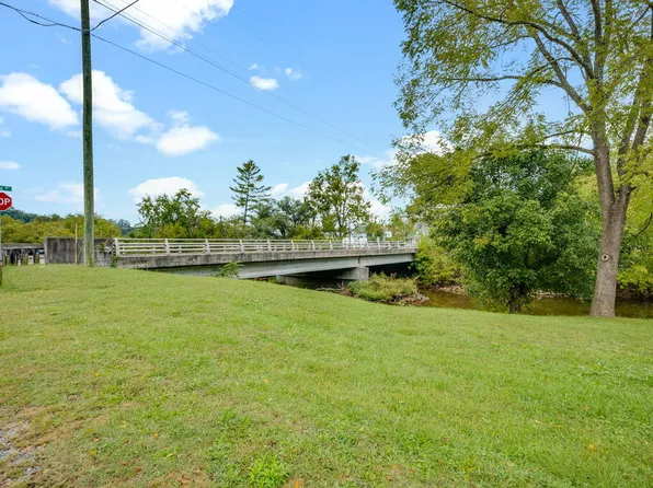 Virginia Ave, Richlands, VA 24641