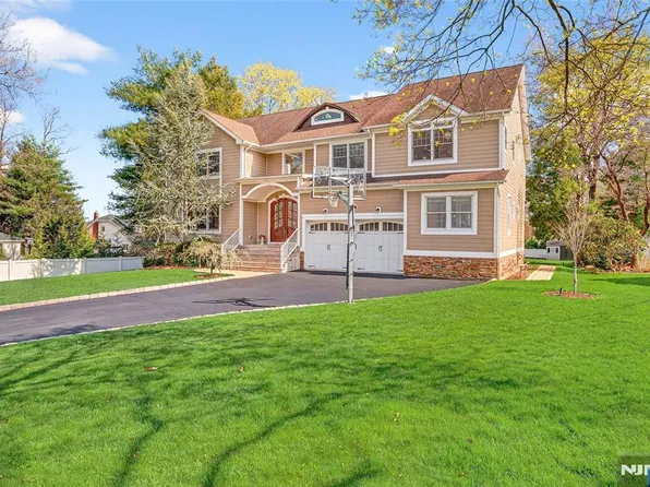 125 E Gramercy Pl, Glen Rock, NJ 07452