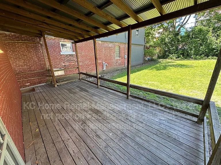 1648 Jefferson St — Photo 24