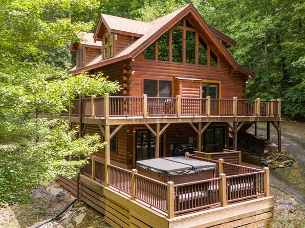 107 Chalk Creek Pkwy, Union Mills, NC 28167