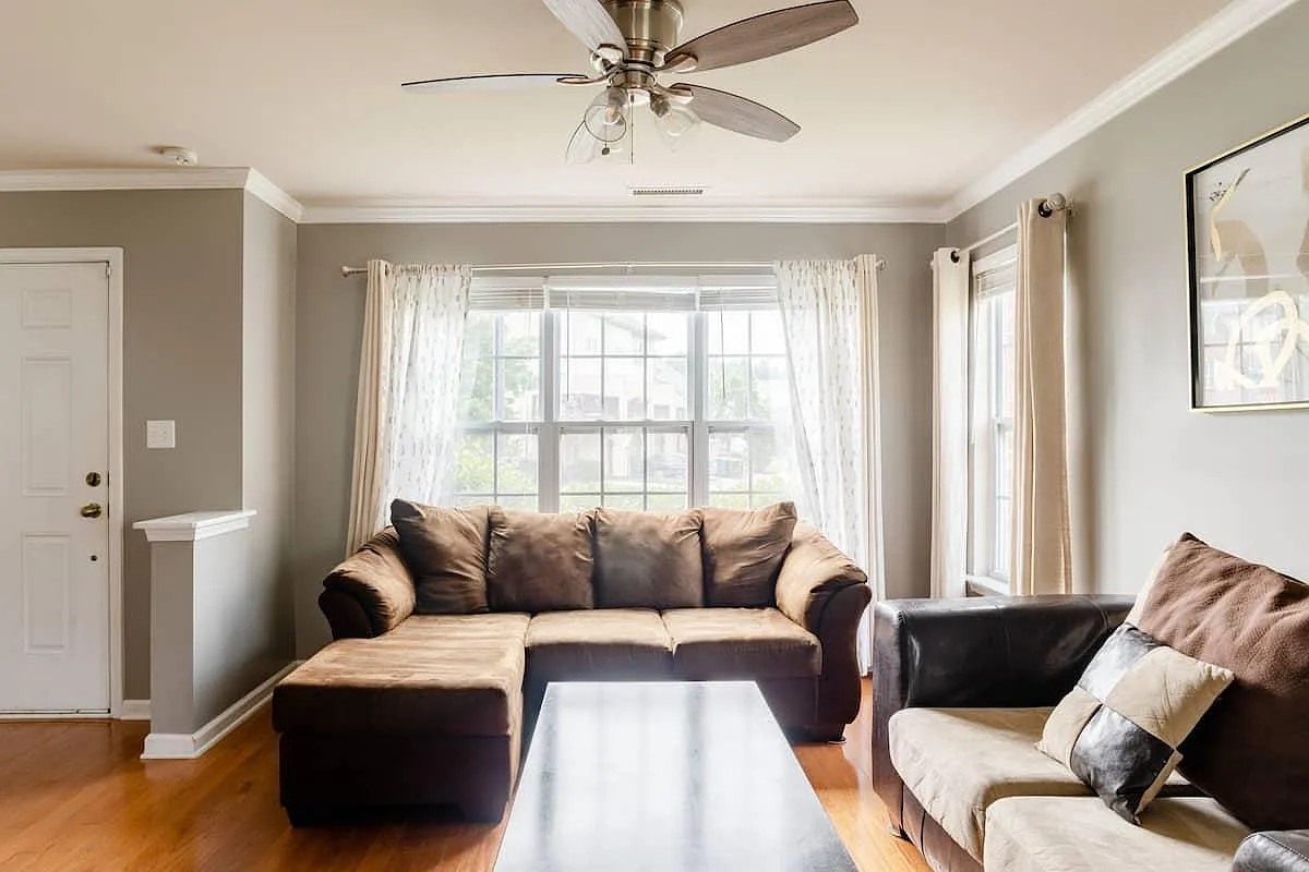 2 bed, 2.5 bath, 1367 sqft, $3,000 — Photo 3
