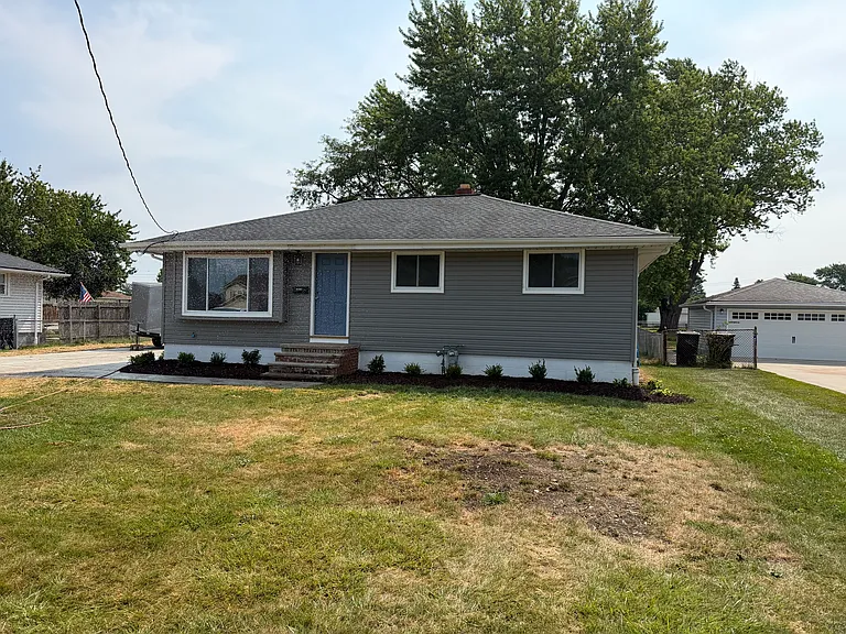 6381 Smith Rd — Photo 2