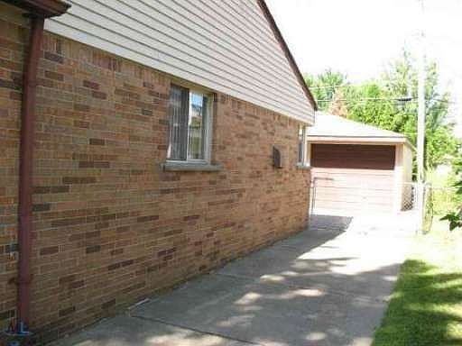 2nd image of 32101 Heathwood St