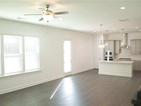 4th image of 4381 Encore Blvd