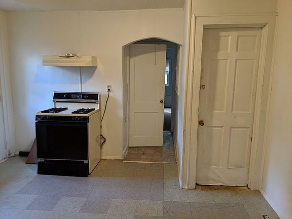2nd image of 1433 W 32nd St