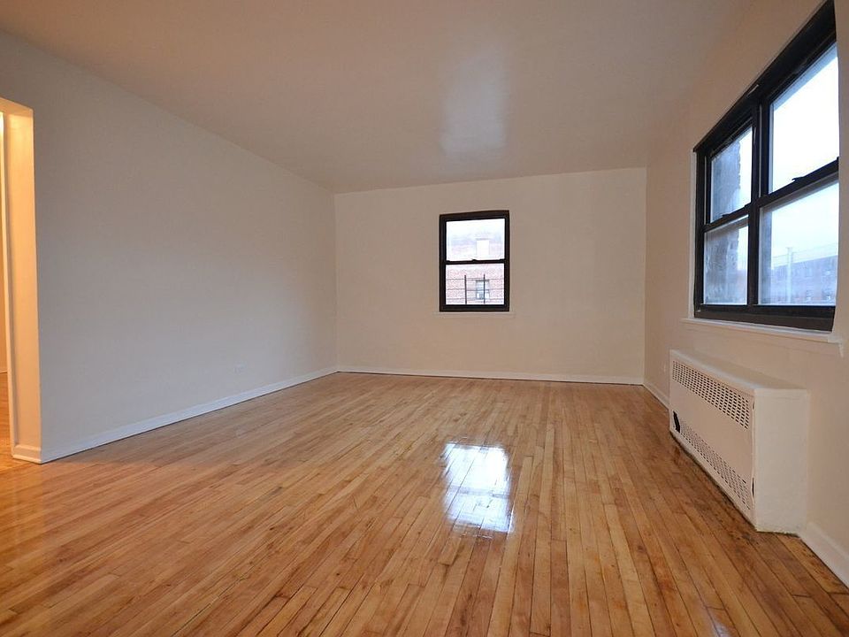 1st image of 15354 75th Ave APT 2B