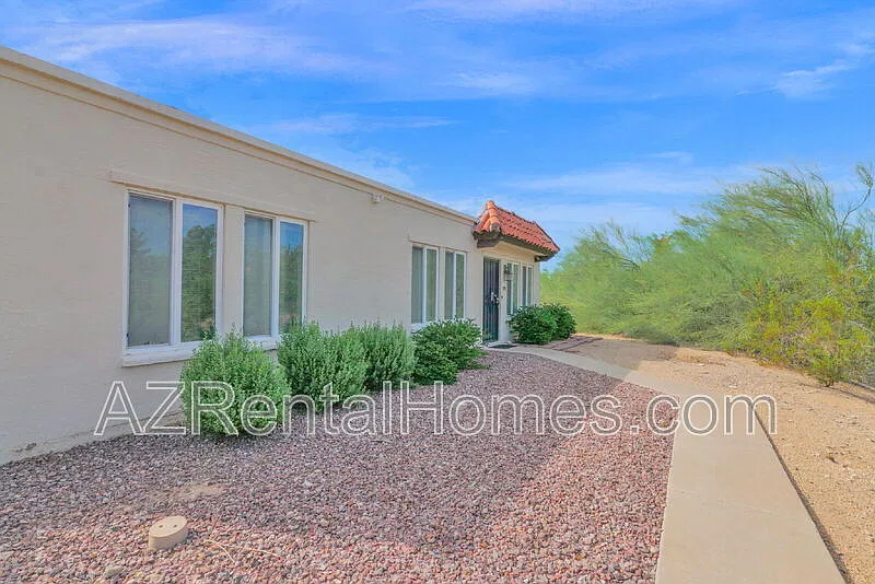 2 bed, 2.0 bath, 1066 sqft, $1,499 — Photo 2
