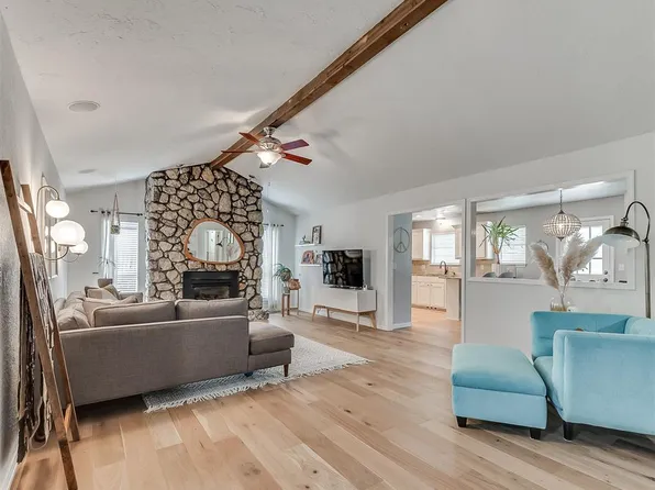 1212 Mockingbird Ln, Edmond, OK 73034