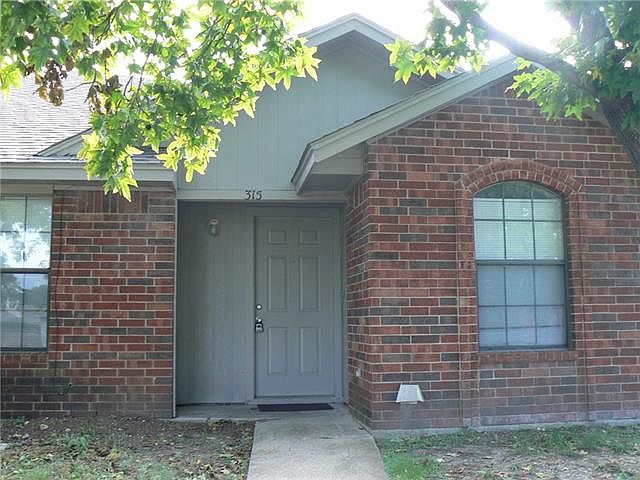 1st image of 315 Bryant Ln