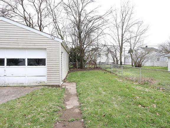 5th image of 3312 Mesmer Ave