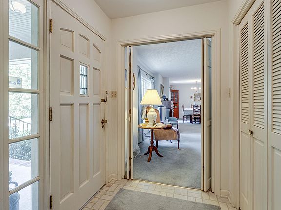 5th image of 1840 Lakehill Cir
