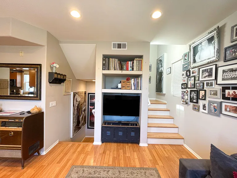 710 S San Fernando Blvd #101 — Photo 4