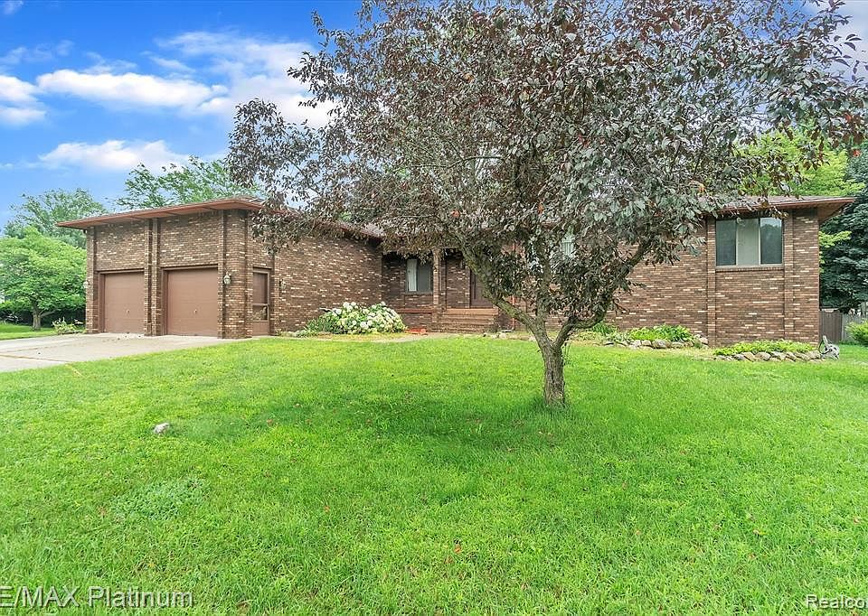1st image of 9071 Saddle Horn Dr