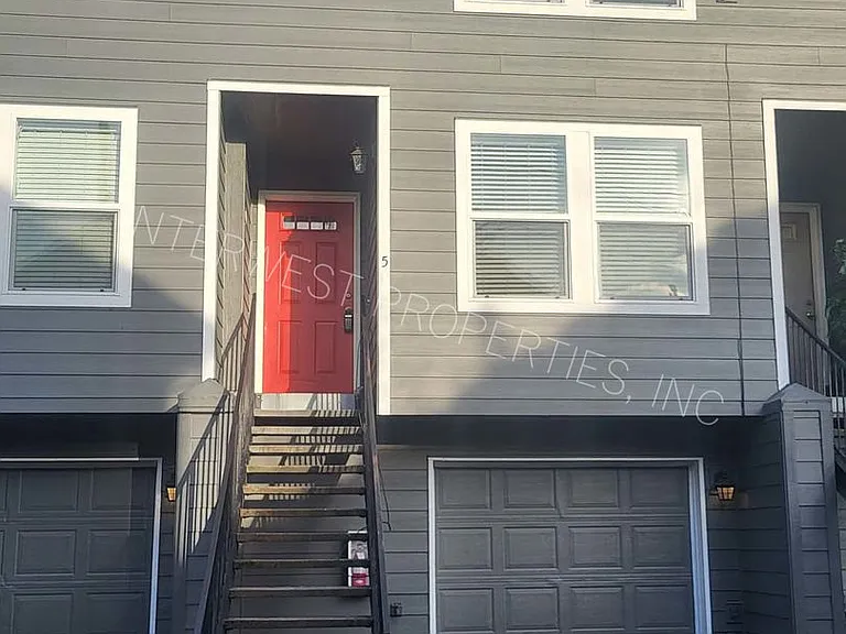520 NE 128th Ave — Photo 2
