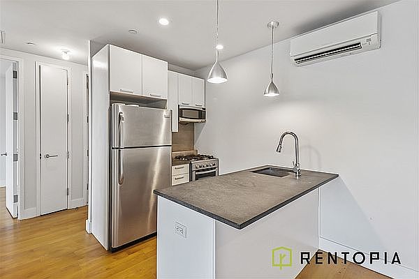 1st image of 836 Dekalb Ave APT 4B