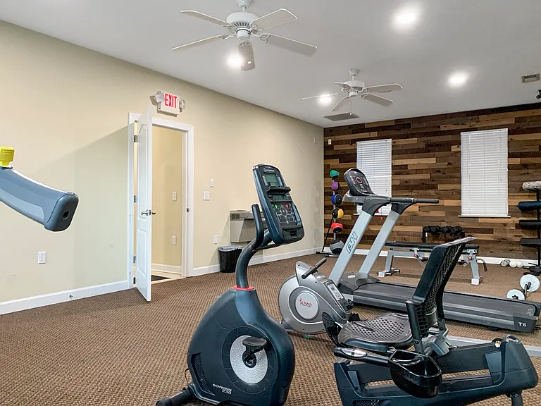 Madison Heights Luxury Apartments — Photo 19
