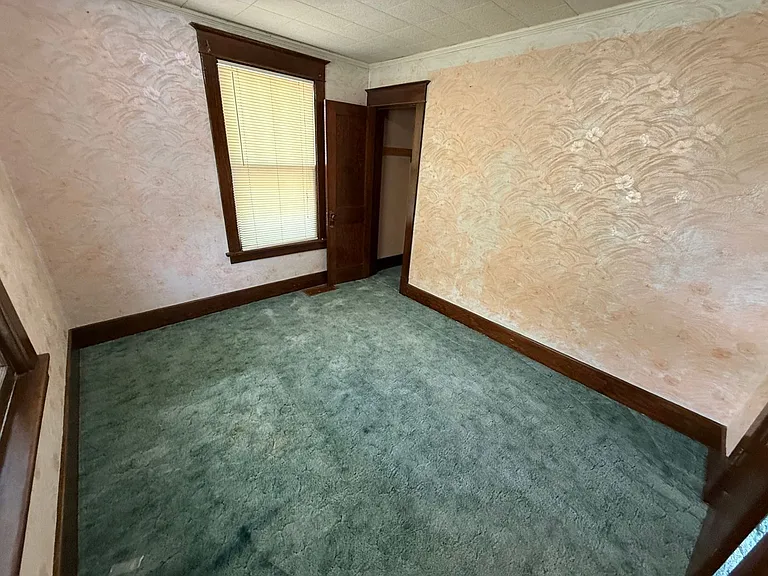 825 N Broadway Ave. — Photo 19