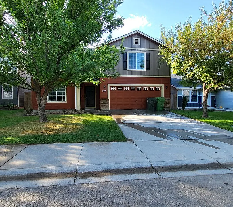 3097 E Shaver Ct