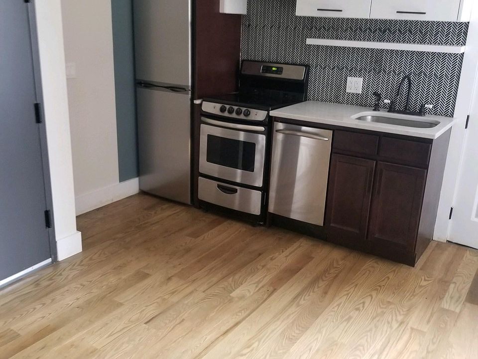 2nd image of 1520 Macombs Rd #0
