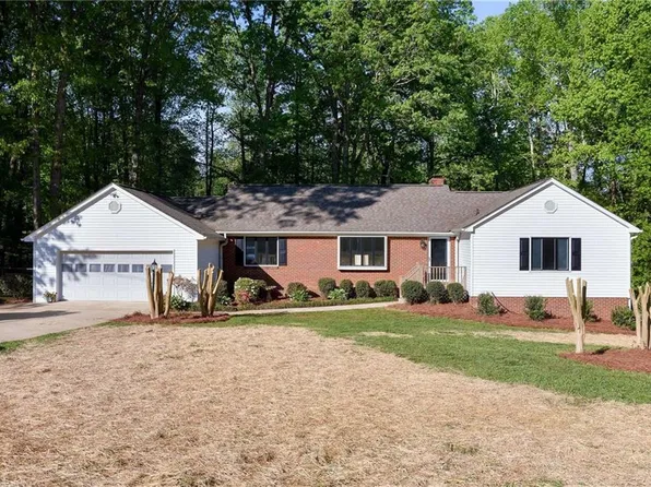 415 Brookforest Dr, Winston Salem, NC 27107