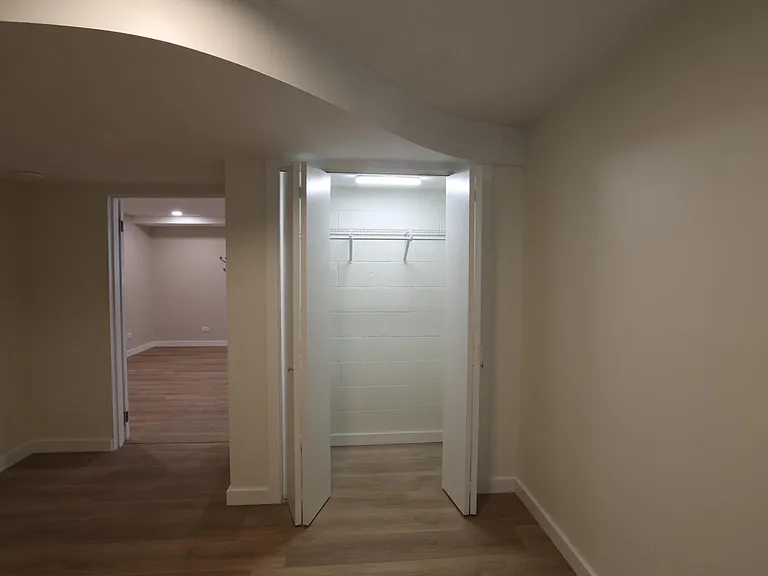 1534 N Woodburn Ave #B — Photo 13