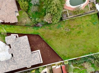 810 Hintze Landing Ct, Modesto, CA 95354