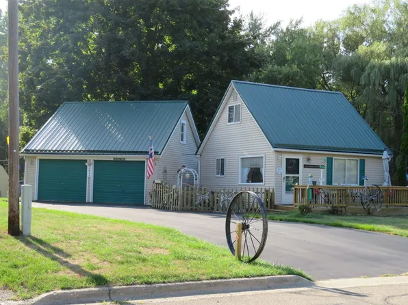 2433 Stockbridge Ave, Burton, MI 48509