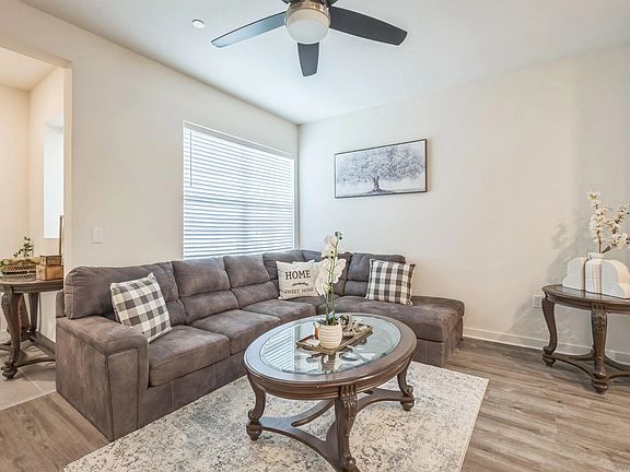 3rd image of 885 Blackstone Dr