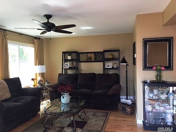 2nd image of 221 Springmeadow Dr Unit L