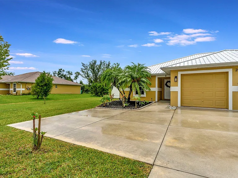 26059 Sandhill Blvd #B — Photo 9