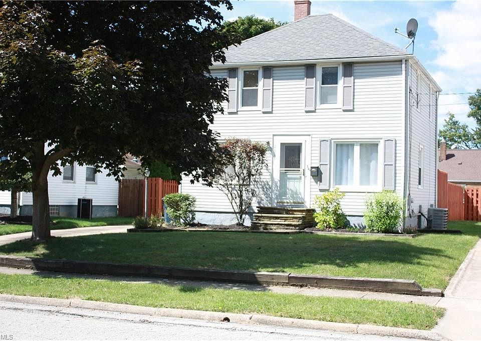 1st image of 2518 8th St
