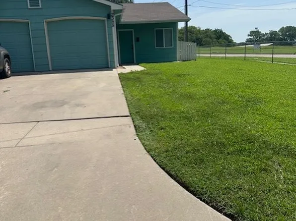 2350 S Broadview St, Wichita, KS 67218