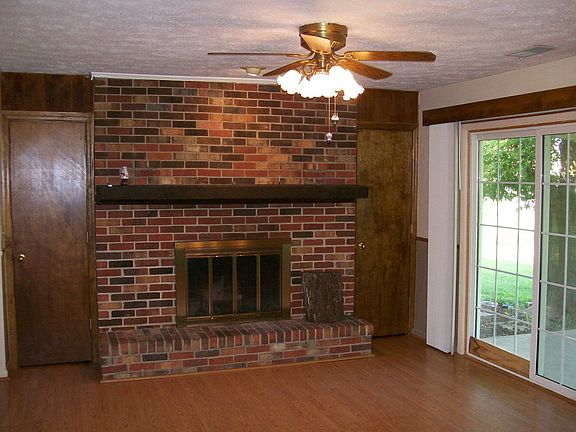 DR/Family Room Fireplace
