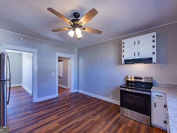 4th image of 516 W Goodrich Ave