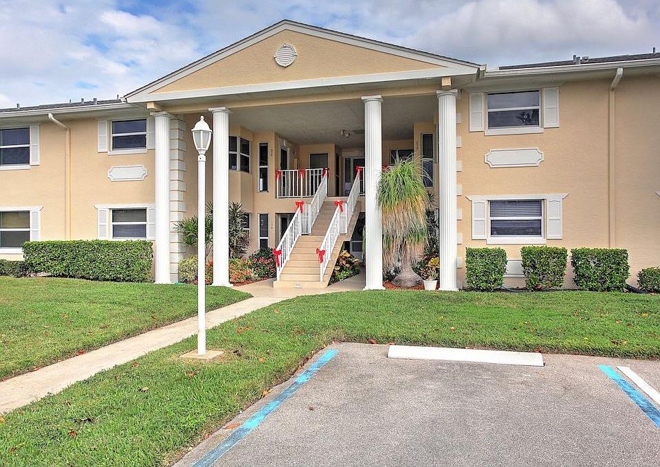 1st image of 870 Lake Orchid Cir Unit 870-204
