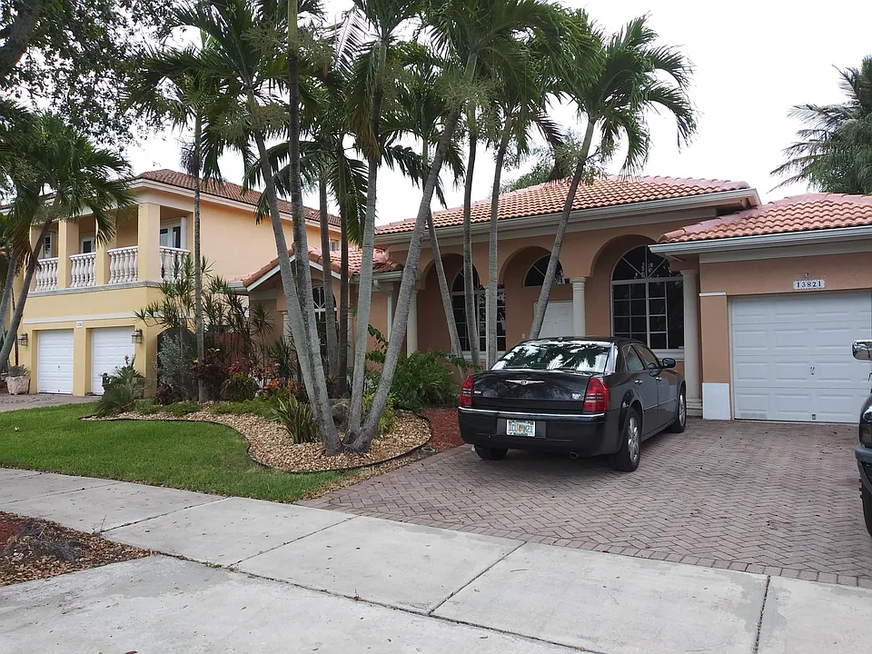13821 SW 136th Pl