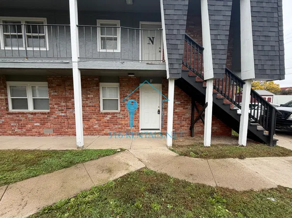 1220 E Broadway