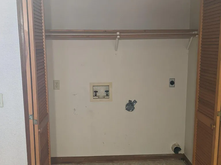 260 Edith Way — Photo 6