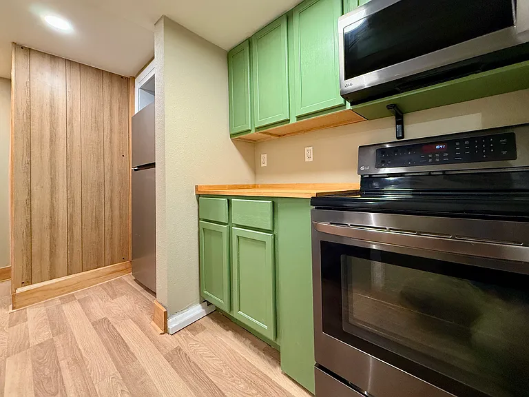 2613 Bryant Ave S #B — Photo 11
