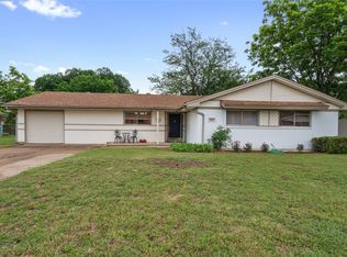 505 Wilshire Dr, Euless, TX 76040